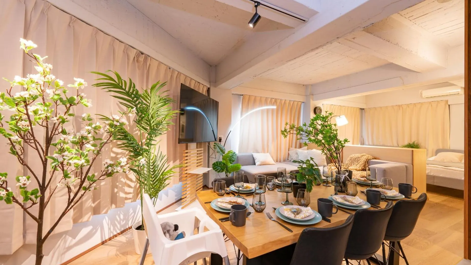 Eminaz Minami Otsuka 2F Apartment Tokyo