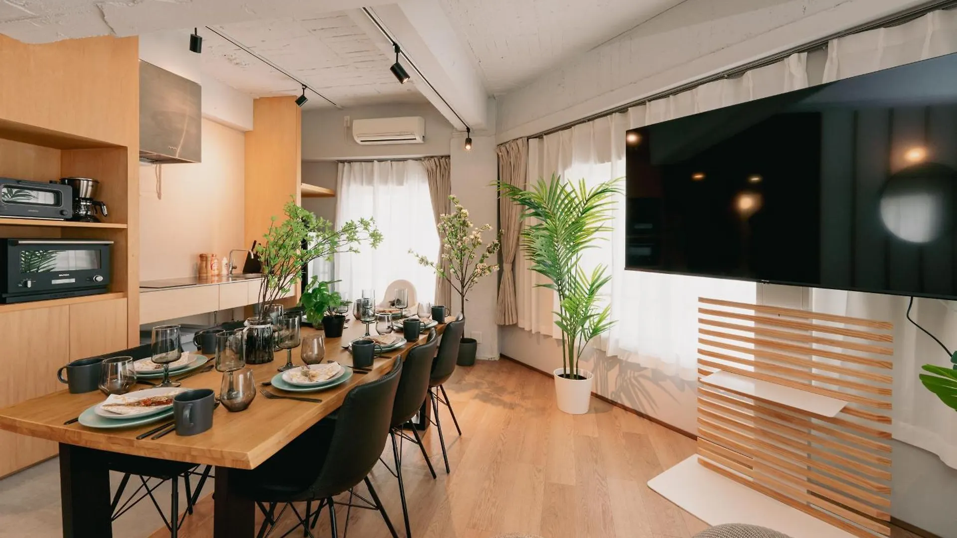 Eminaz Minami Otsuka 2F Apartment Tokyo