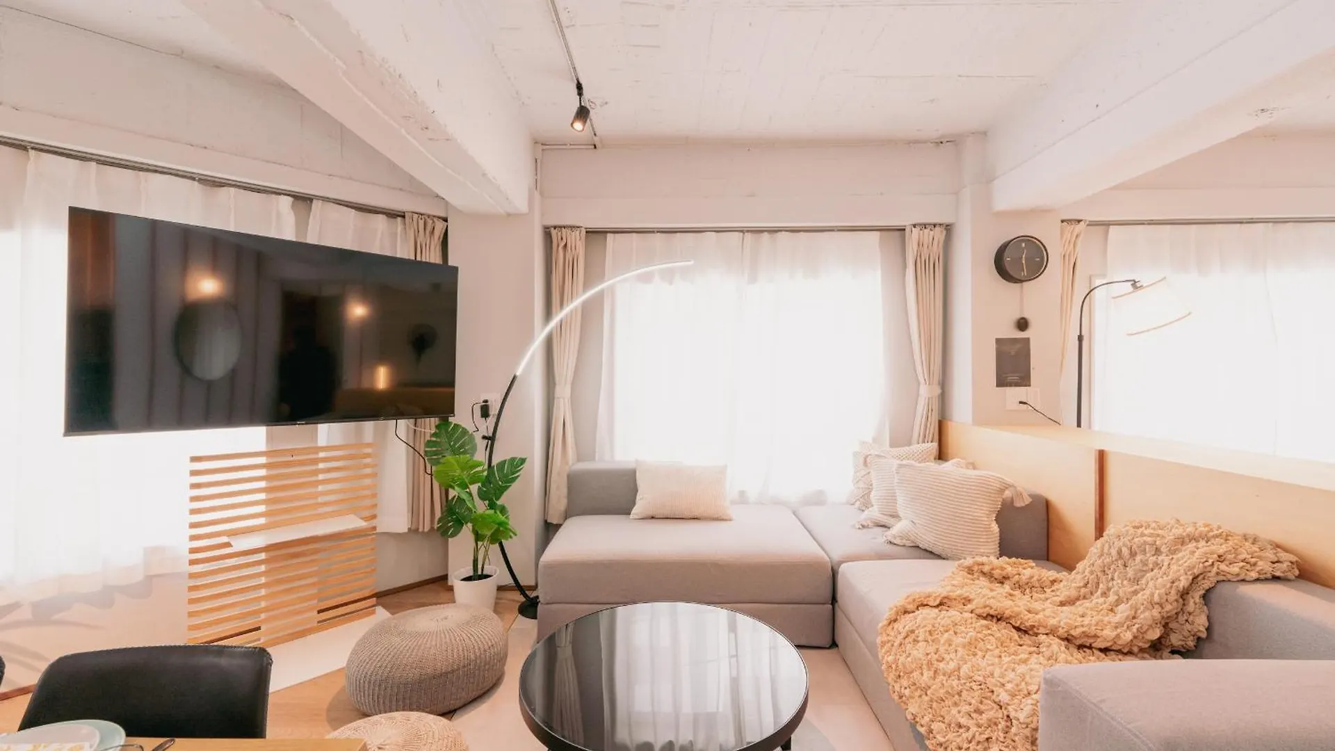 Eminaz Minami Otsuka 2F Apartment Tokyo Japan
