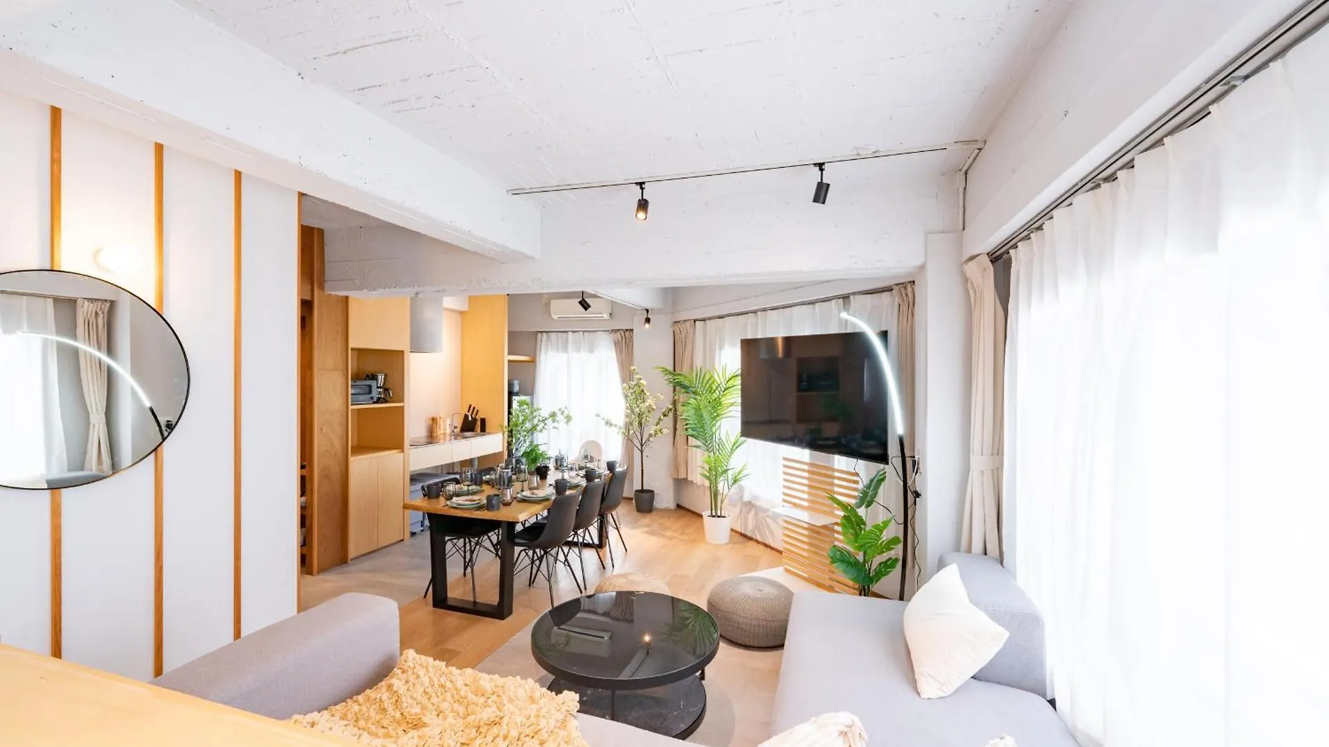 Eminaz Minami Otsuka 2F Apartment Tokyo Japan